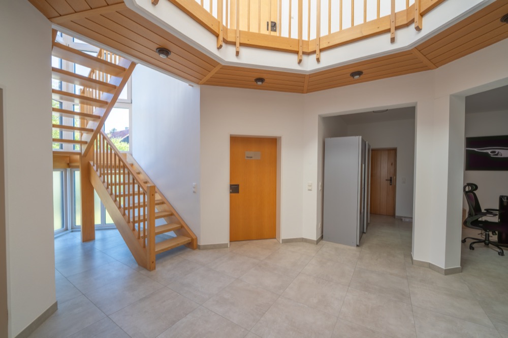Treppenhaus im Erdgeschoss mit Oktogon-Decke